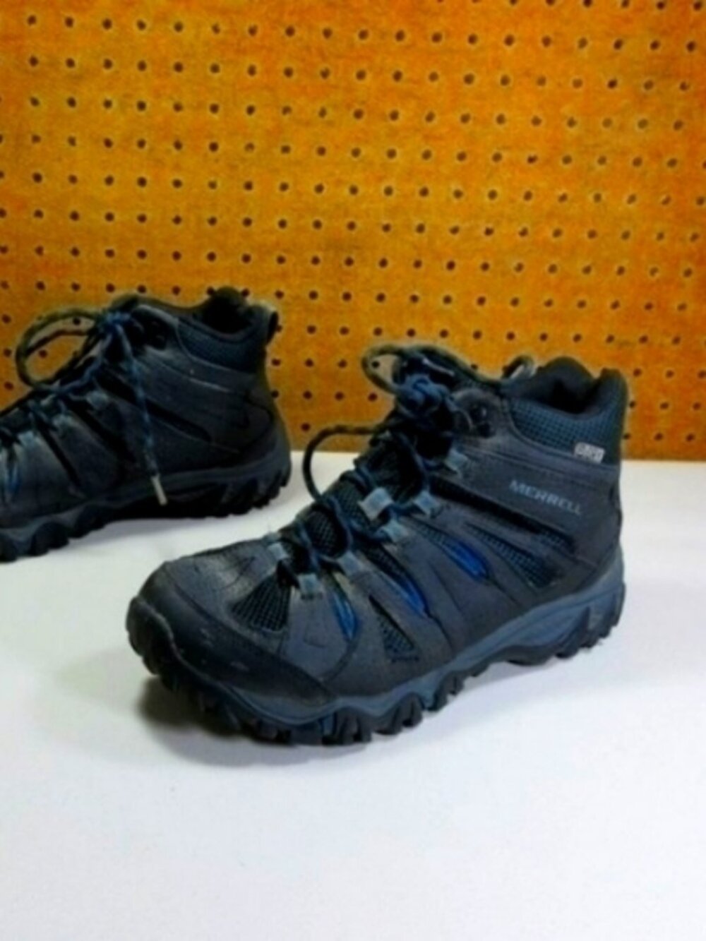 Merrell mens gray black Select Dry pebbled leather hiking boots 7 M